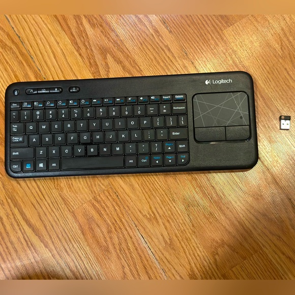 Logitech Wireless Keyboard W USB Bluetooth Connector - Picture 1 of 5